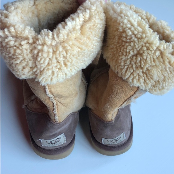 UGG | Leopard Print Ugg Boots | 7 - Picture 3 of 8